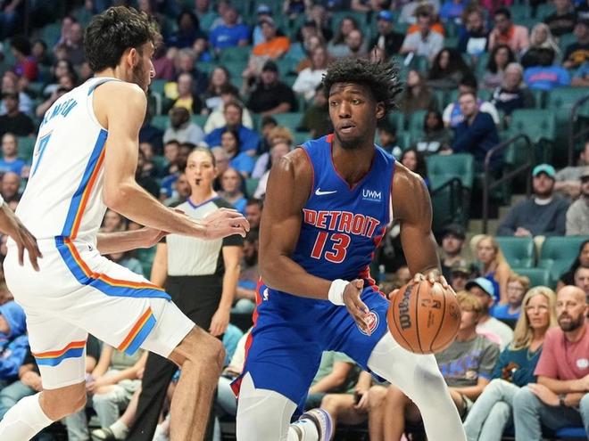 詹俊：三连败的曼联满是混乱 阿莫林是否还要坚持3421或343战术体系