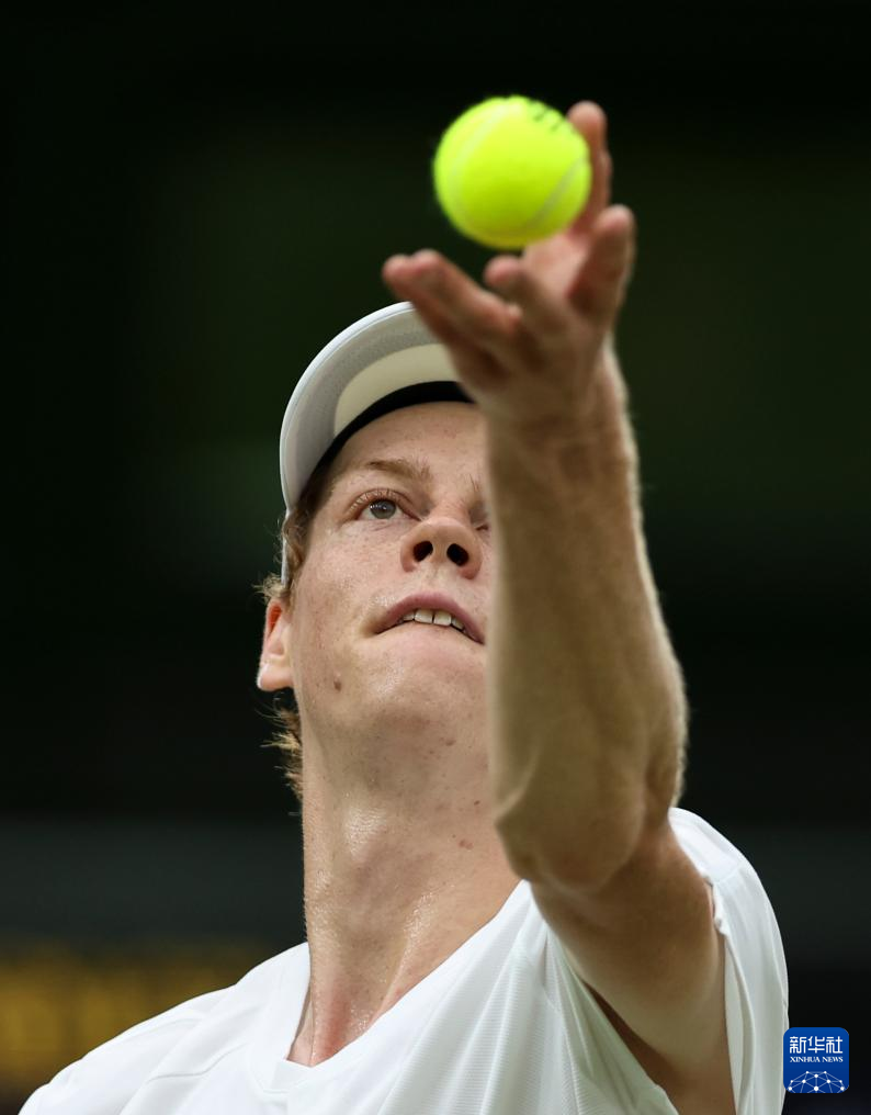 马卡：皇马认可劳尔的工作；出售年轻球员累计已获3.64亿欧元