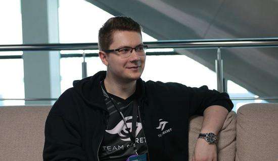 卡的方式 卡的方式