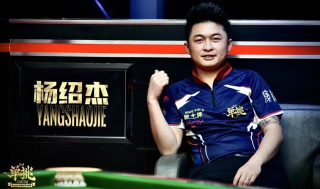 礼的含笑落 礼的含笑落